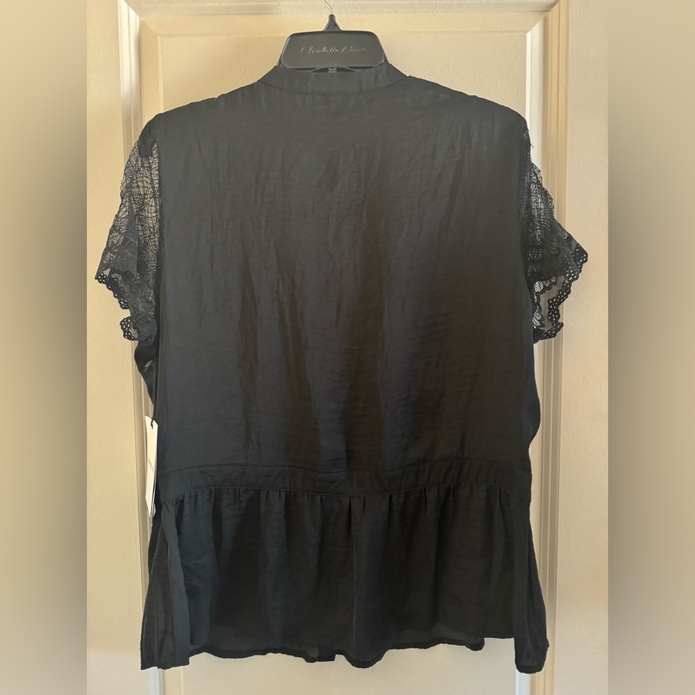 NWT Who What Wear Black Lace Detail Button Down Shirt Size Large - Picture 8 of 9